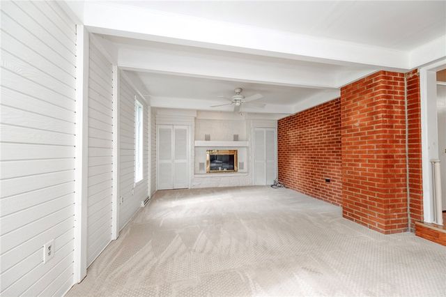 2261 Gray Ridge, Hampton, PA 15101