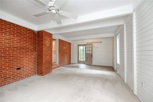 2261 Gray Ridge, Hampton, PA 15101