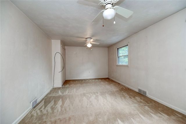 2261 Gray Ridge, Hampton, PA 15101
