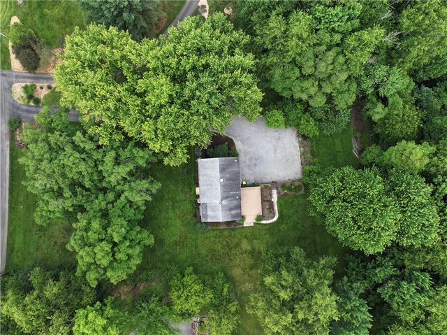 2261 Gray Ridge, Hampton, PA 15101