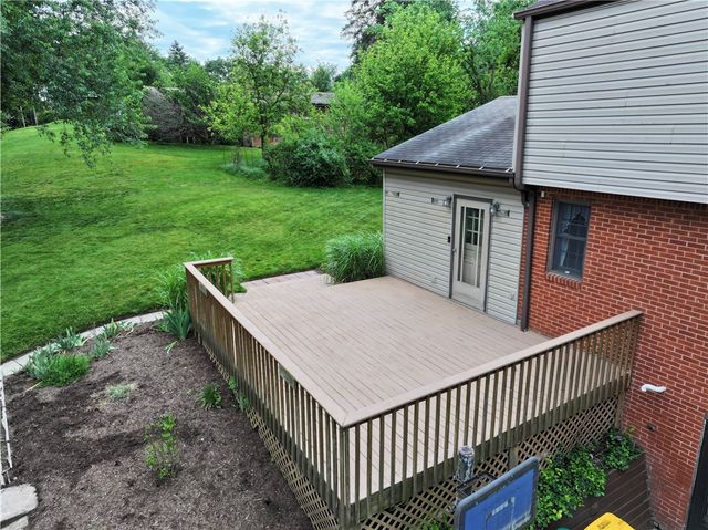 2261 Gray Ridge, Hampton, PA 15101