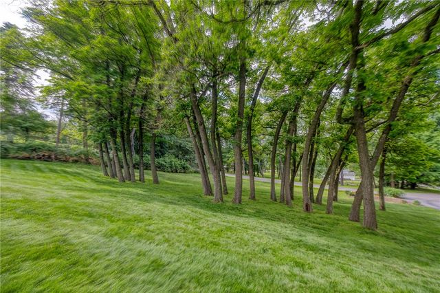 2261 Gray Ridge, Hampton, PA 15101
