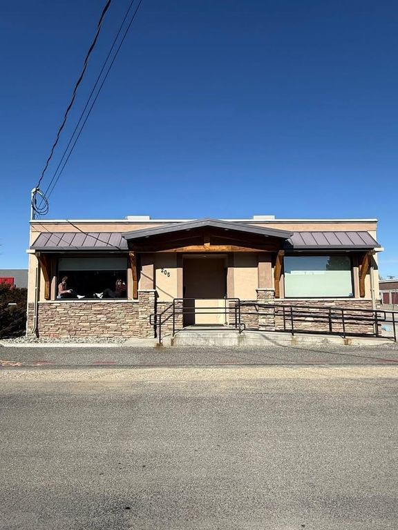 205 Trail Ave, Cody, WY 82414