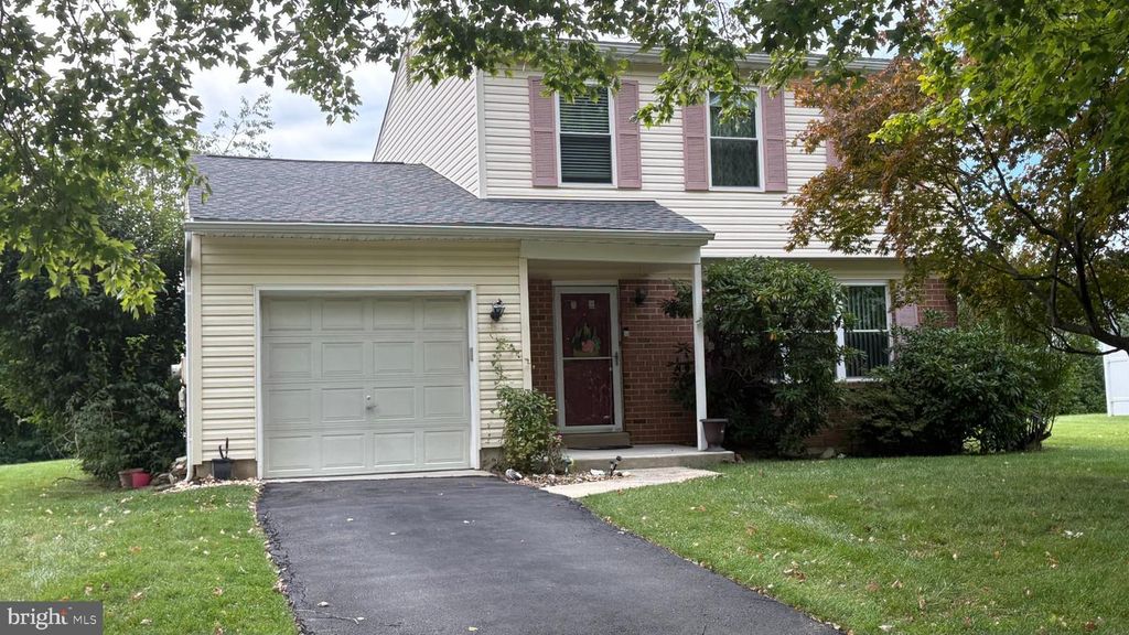 3219 LEELAND DR, BENSALEM, PA 19020 — exterior