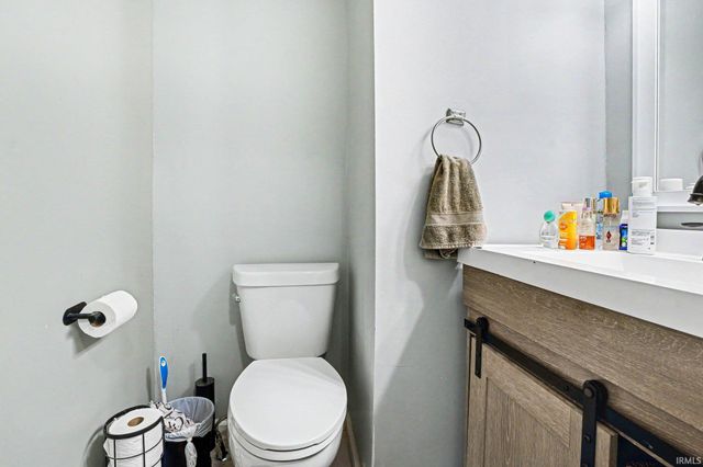 57954 Pear Road, South Bend, IN 46619