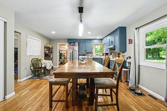 57954 Pear Road, South Bend, IN 46619