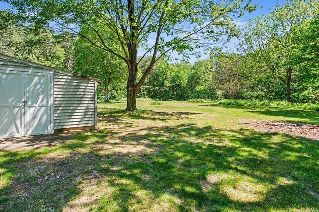 57954 Pear Road, South Bend, IN 46619
