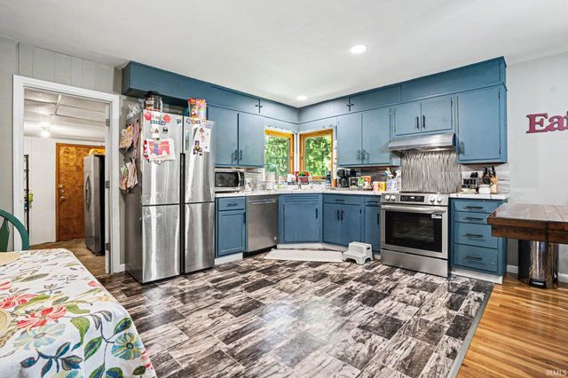 57954 Pear Road, South Bend, IN 46619
