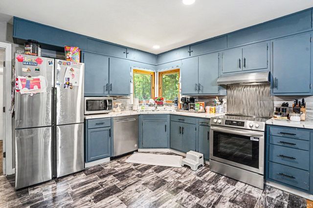 57954 Pear Road, South Bend, IN 46619