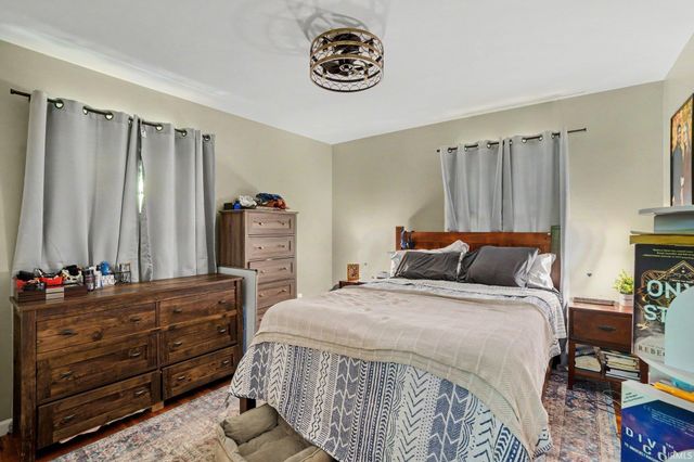 57954 Pear Road, South Bend, IN 46619