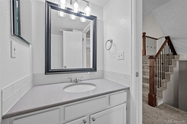 5904 S Netherland Circle, Centennial, CO 80015