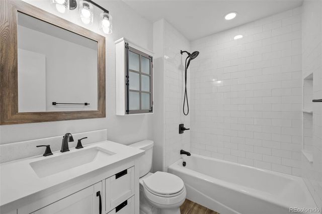 5904 S Netherland Circle, Centennial, CO 80015