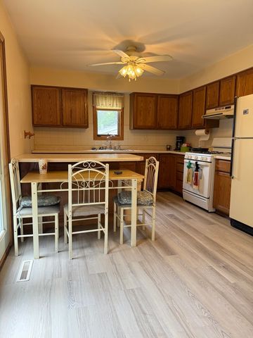 8910 Memory Trail, Wonder Lake, IL 60097