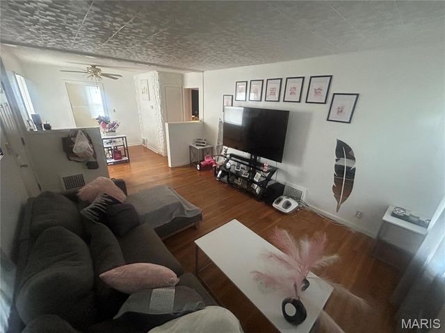 4508 Edmundson Road, St Louis, MO 63134