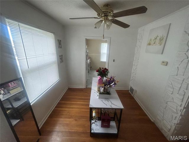 4508 Edmundson Road, St Louis, MO 63134