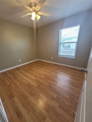 508 Lakeside Dr, Corpus Christi, TX 78418