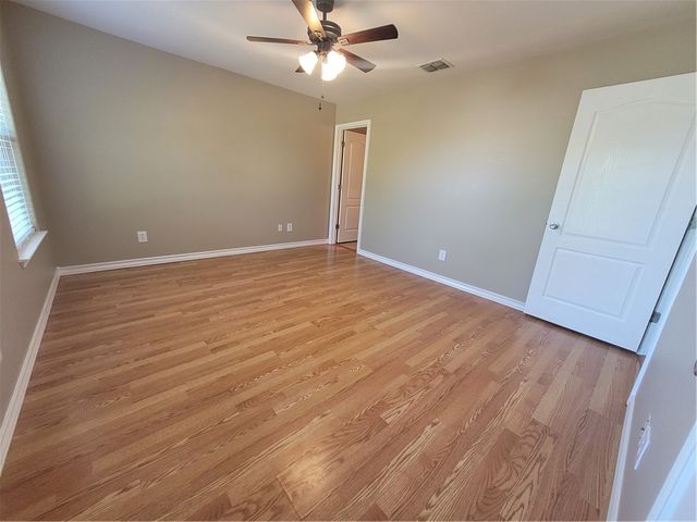508 Lakeside Dr, Corpus Christi, TX 78418