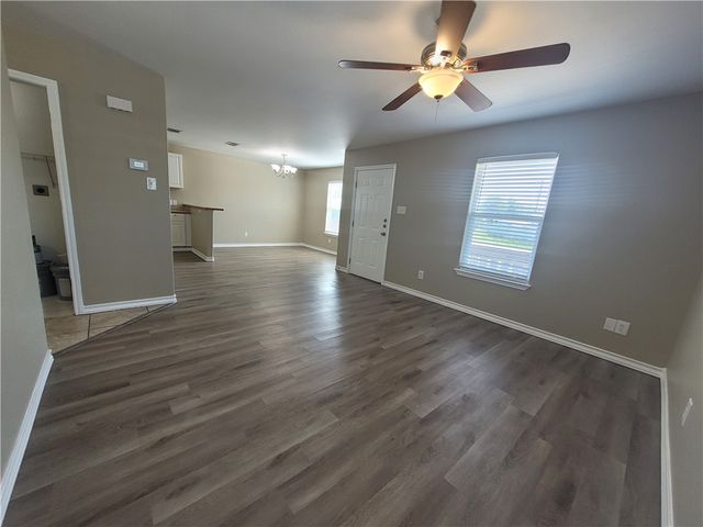 508 Lakeside Dr, Corpus Christi, TX 78418