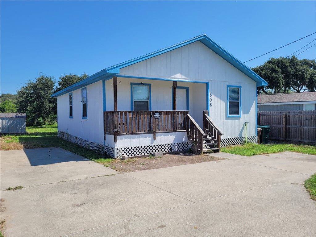508 Lakeside Dr, Corpus Christi, TX 78418