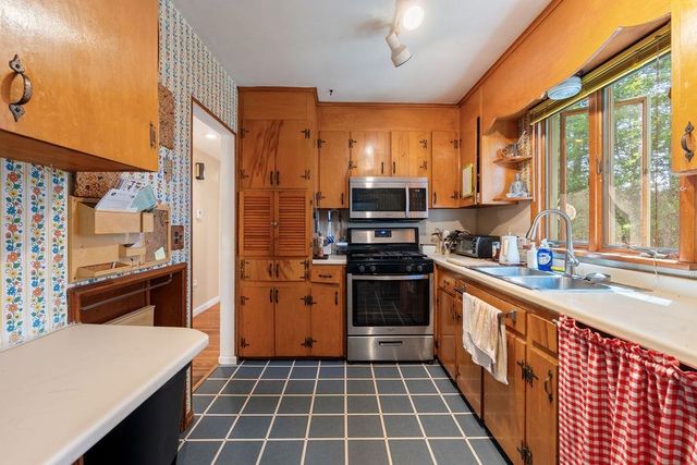 26 Van Buren Avenue, Portsmouth, NH 03801