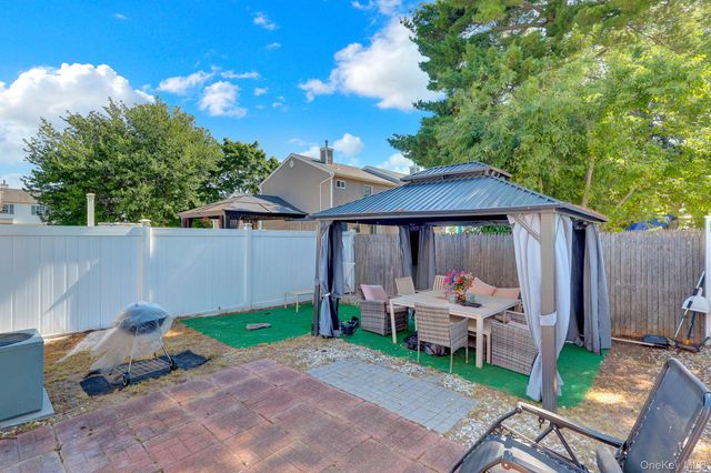6 Beech Street, Central Islip, NY 11722