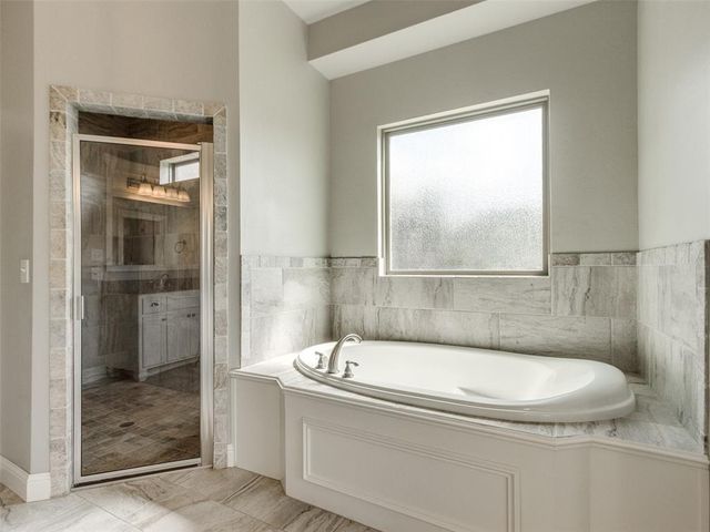 15900 Meadow Rue Lane, Edmond, OK 73013