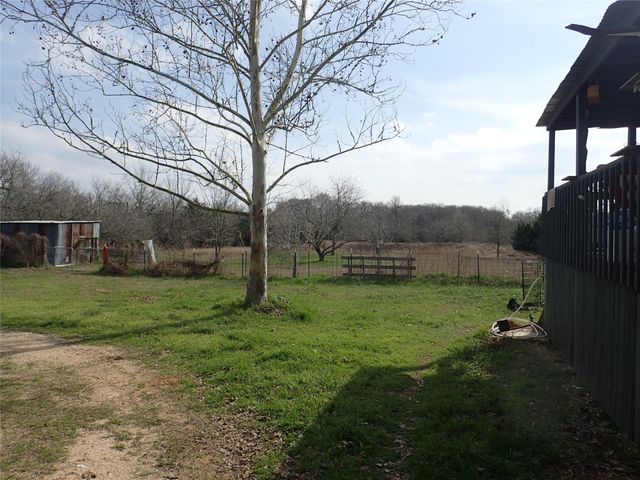 336 Boulder LN, Dale, TX 78616