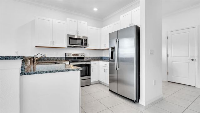 7002 RIPPLE POND LOOP, Zephyrhills, FL 33541