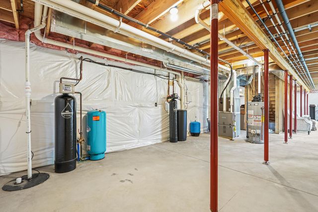 7803 Gleenwood Drive, Roscoe, IL 61073