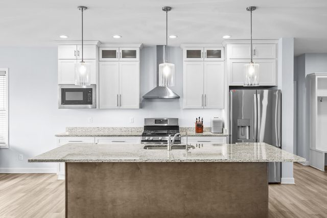 7803 Gleenwood Drive, Roscoe, IL 61073