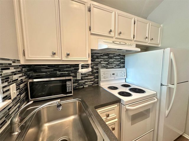 4411 Guadalupe ST 14, Austin, TX 78751