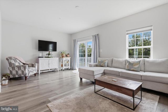 1736 ATLAS DR, Frederick, MD 21702