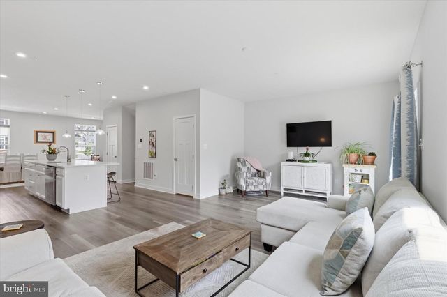 1736 ATLAS DR, Frederick, MD 21702
