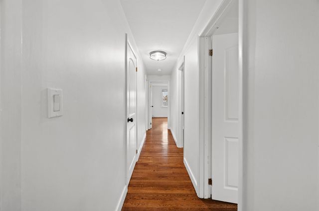 8 Bonnie Drive, Exeter, NH 03833