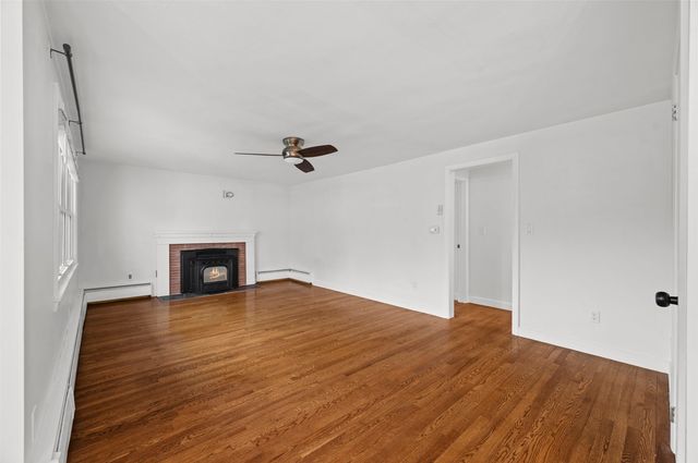 8 Bonnie Drive, Exeter, NH 03833