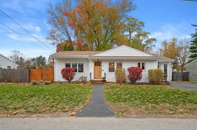 8 Bonnie Drive, Exeter, NH 03833