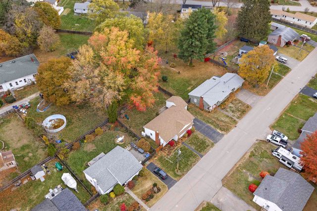 8 Bonnie Drive, Exeter, NH 03833