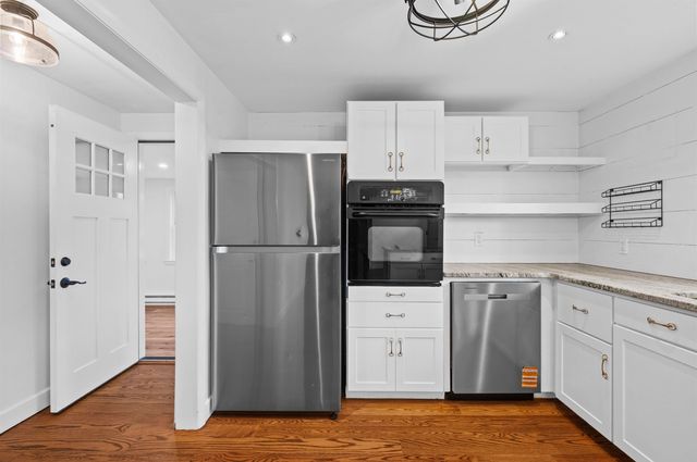 8 Bonnie Drive, Exeter, NH 03833