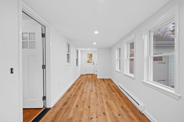 8 Bonnie Drive, Exeter, NH 03833