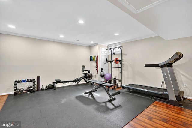 8534 CHASE GLEN CIR, Fairfax Station, VA 22039