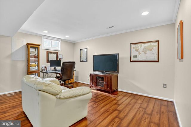 8534 CHASE GLEN CIR, Fairfax Station, VA 22039