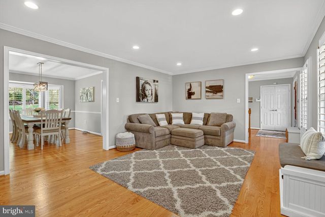 8534 CHASE GLEN CIR, Fairfax Station, VA 22039