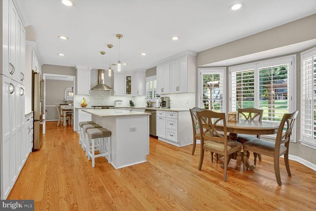 8534 CHASE GLEN CIR, Fairfax Station, VA 22039