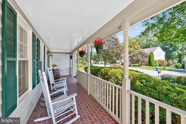 8534 CHASE GLEN CIR, Fairfax Station, VA 22039