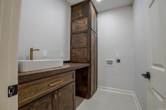 28721 Kanis Road, Paron, AR 72122