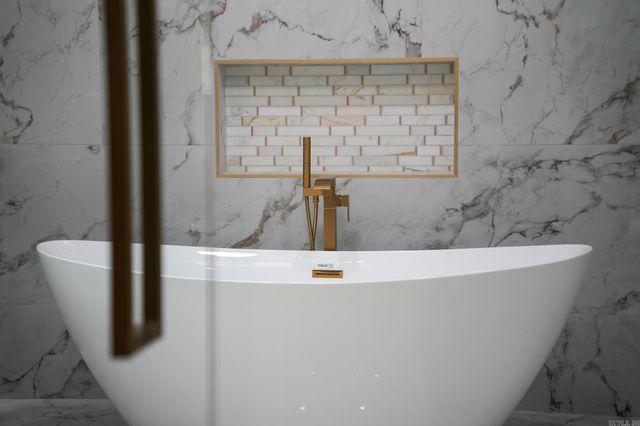 28721 Kanis Road, Paron, AR 72122