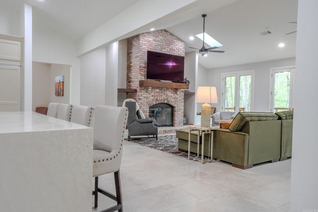 28721 Kanis Road, Paron, AR 72122