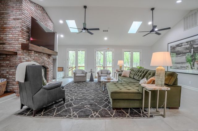 28721 Kanis Road, Paron, AR 72122