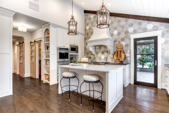 5929 Club Oaks Drive, Dallas, TX 75248