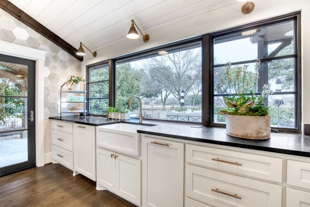 5929 Club Oaks Drive, Dallas, TX 75248